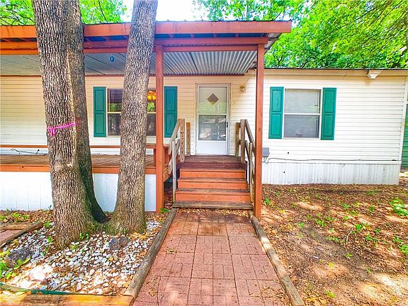 3rd image of 4652 Lyndi Ln