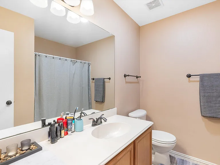secondary bathroom