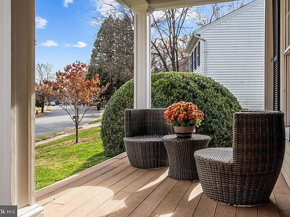 5th image of 9516 Wallingford Dr