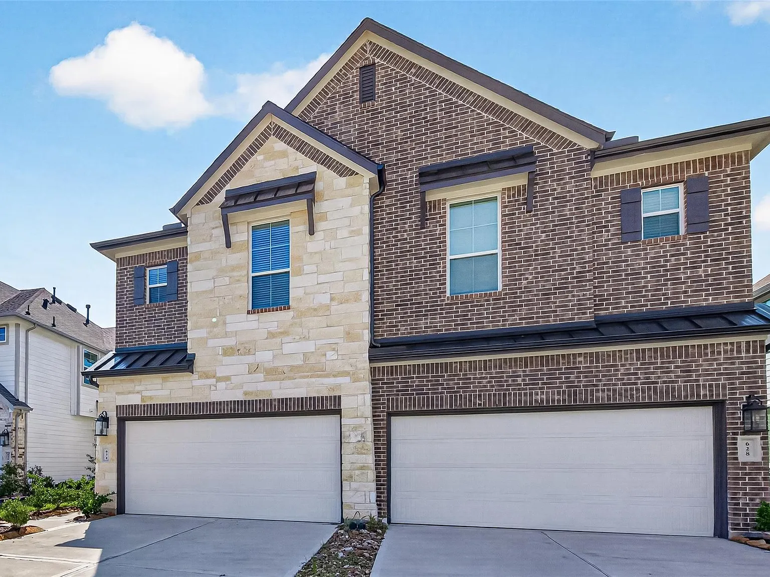 3 bed, 2.5 bath, 1635 sqft, $2,200 — Photo 3