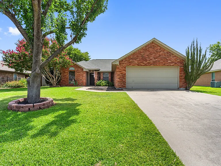 19 Alamosa Dr — Photo 8