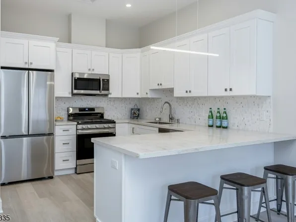 803 Springfield Ave #C, Summit, NJ 07901