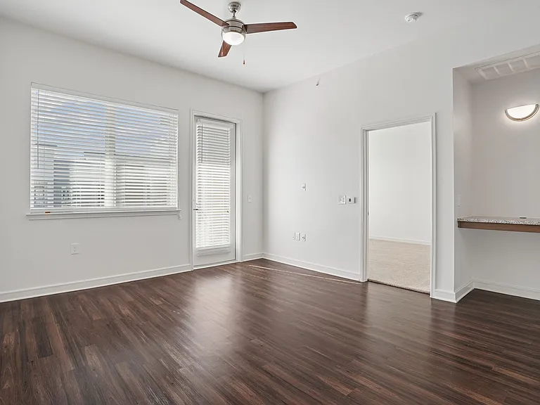 801 Lasco — Photo 34