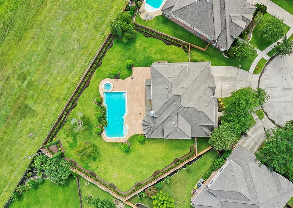 1st image of 1372 San Remo Ln