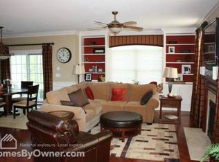 2 Andriana Ln, Albany, NY 12204