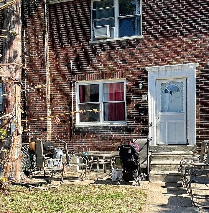 1st image of 1465 Creston St