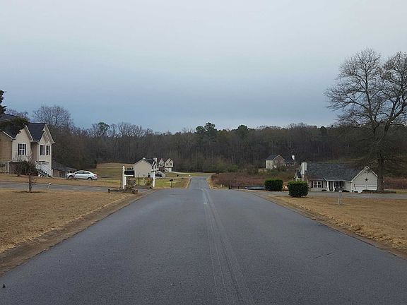 4th image of 151 Peachtree Ln SE