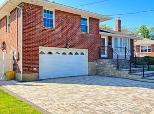 238 Jerome St, Syosset, NY 11791