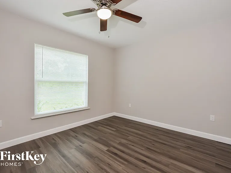 1175 Adams St — Photo 13