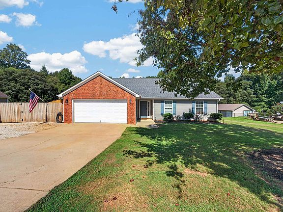 3rd image of 104 Oconee Meadows Ln