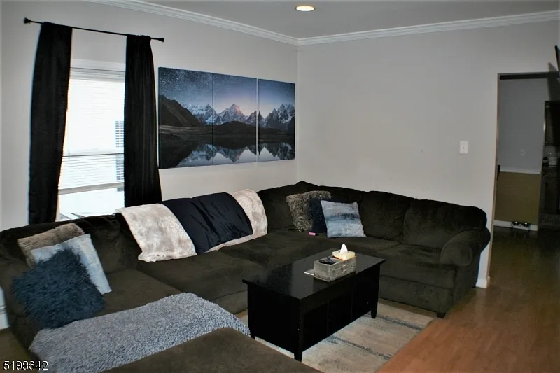 2 bed, 1.0 bath, $2,300 — Photo 3