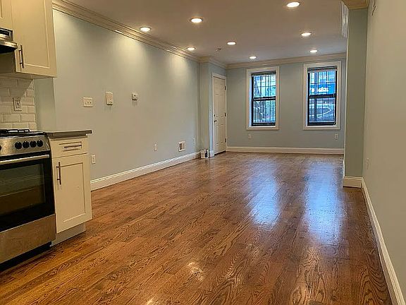 2nd image of 634 Hancock St #1A