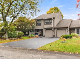 642 Top Ridge Dr, Albany, NY 12203