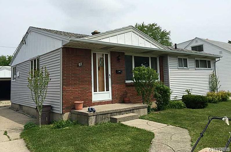 1st image of 37 Hillcrest Dr
