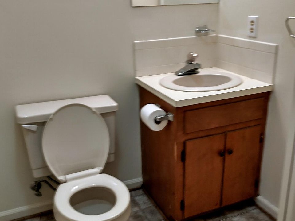 2nd image of 140 Hughes Dr #5