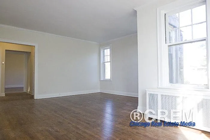 1376 W Greenleaf Ave #3 — Photo 2