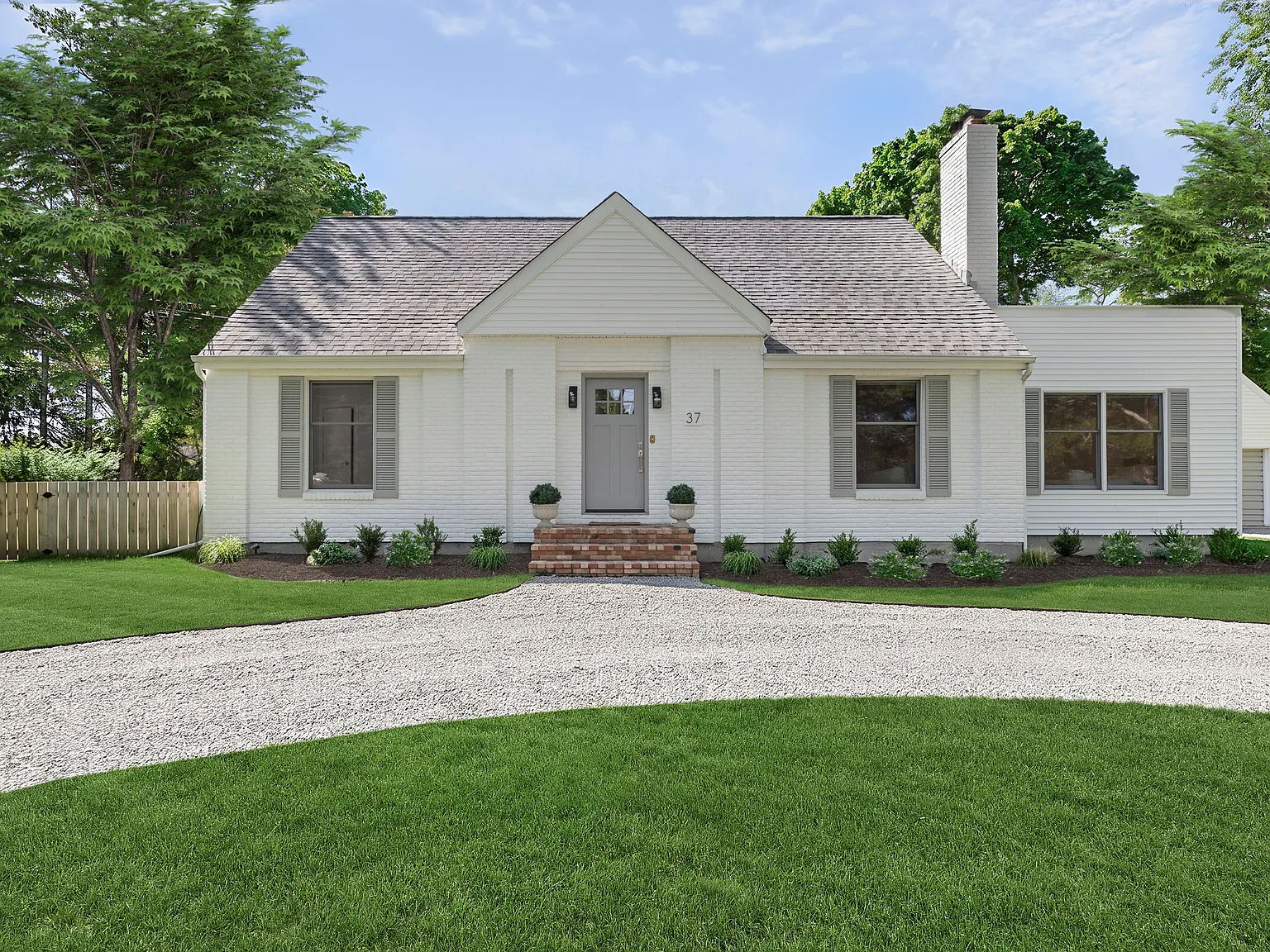 Coastal Hamptons Style Westhampton Beach Village Rental — Photo 1