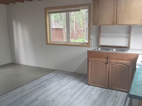 5th image of 2570 Cresbard Ct Unit A