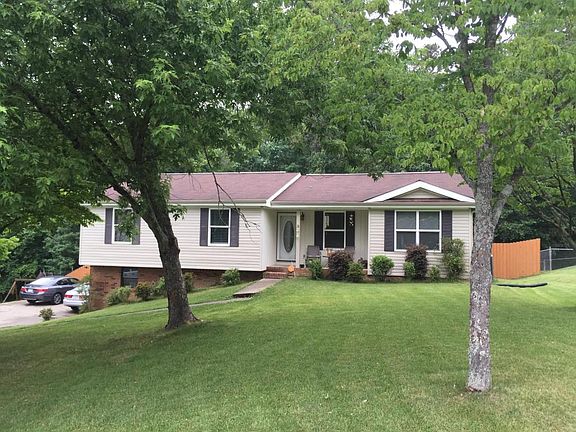 3rd image of 391 Brownwood Cir