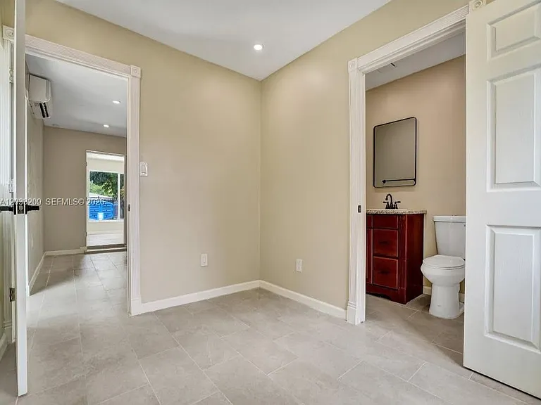 2442 Garfield St #4 — Photo 13