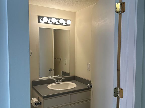 2nd image of 936 S 200 W APT 107