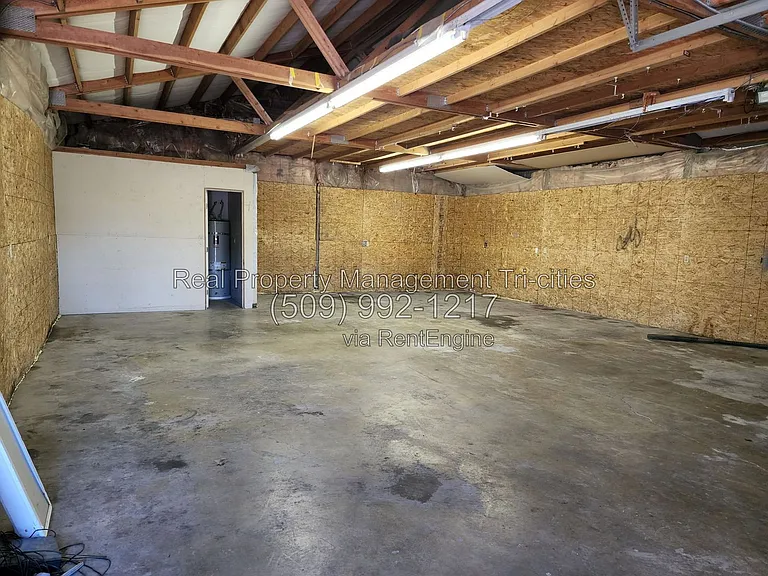 901 E 26th Ave — Photo 3