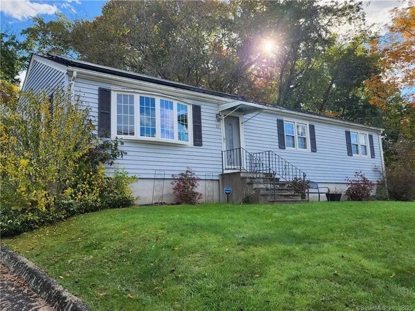 21 Laurel Avenue, Derby, CT 06418