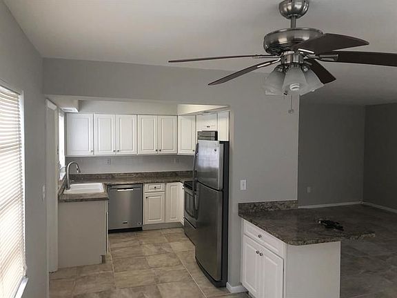 5th image of 325 Ocean Breeze St APT 2