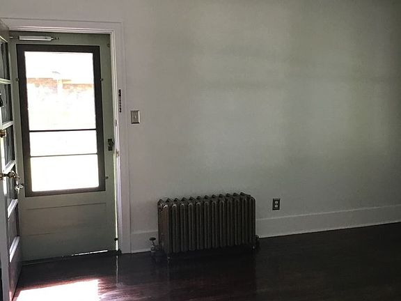 4th image of 104 Daly Ave