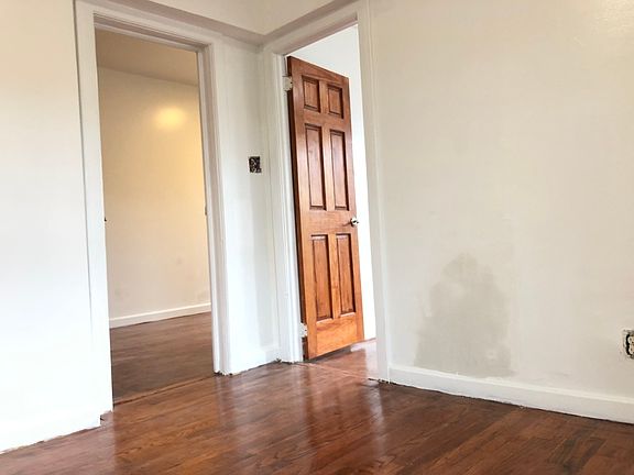 2nd image of 119 Macon St APT 3