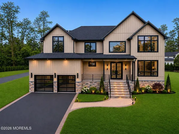 11 Hobart Street, Marlboro, NJ 07746