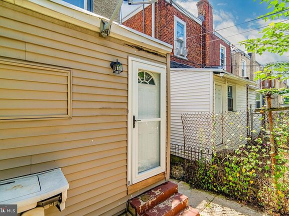 3rd image of 814 S Vodges St #60