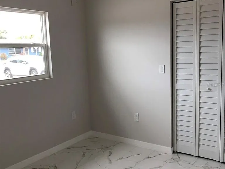345 Parkland Ave — Photo 13