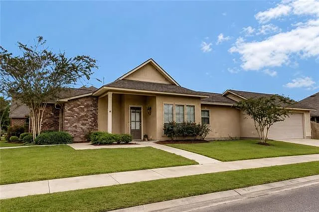 3 bed, 2.0 bath, 1500 sqft, $2,100 — Photo 2
