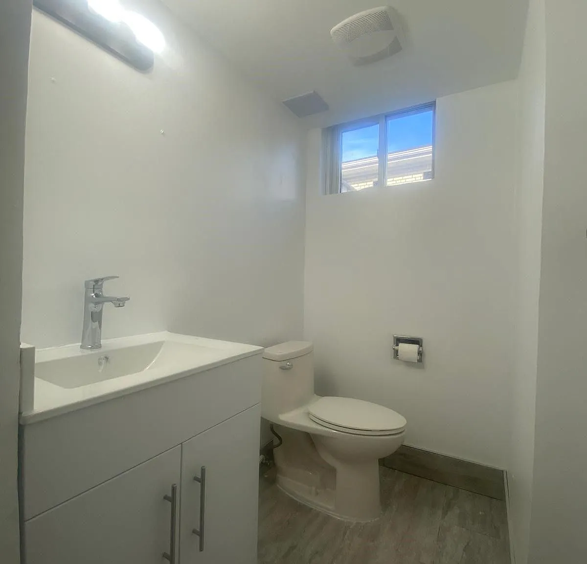 3 bed, $2,399 — Photo 2