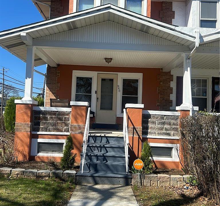 1st image of 946 S Poplar St