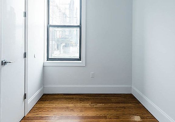 3rd image of 1635-1641 Putnam Ave #4C