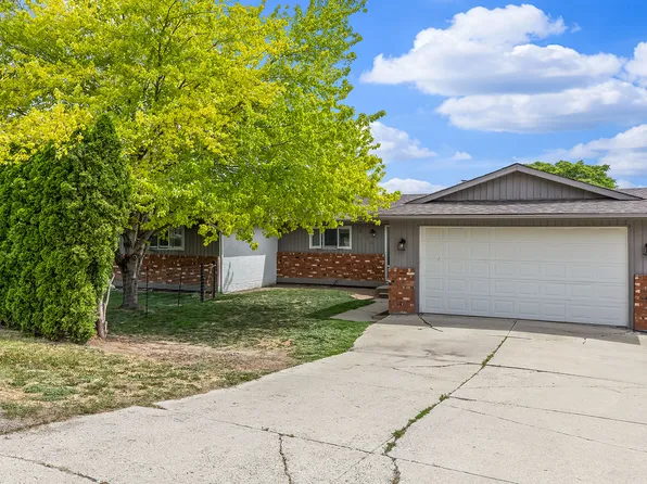 3463 Logan Rd, West Kelowna, BC V4T 1N6