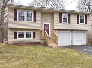 115 Hillview Dr, Hubbard, OH