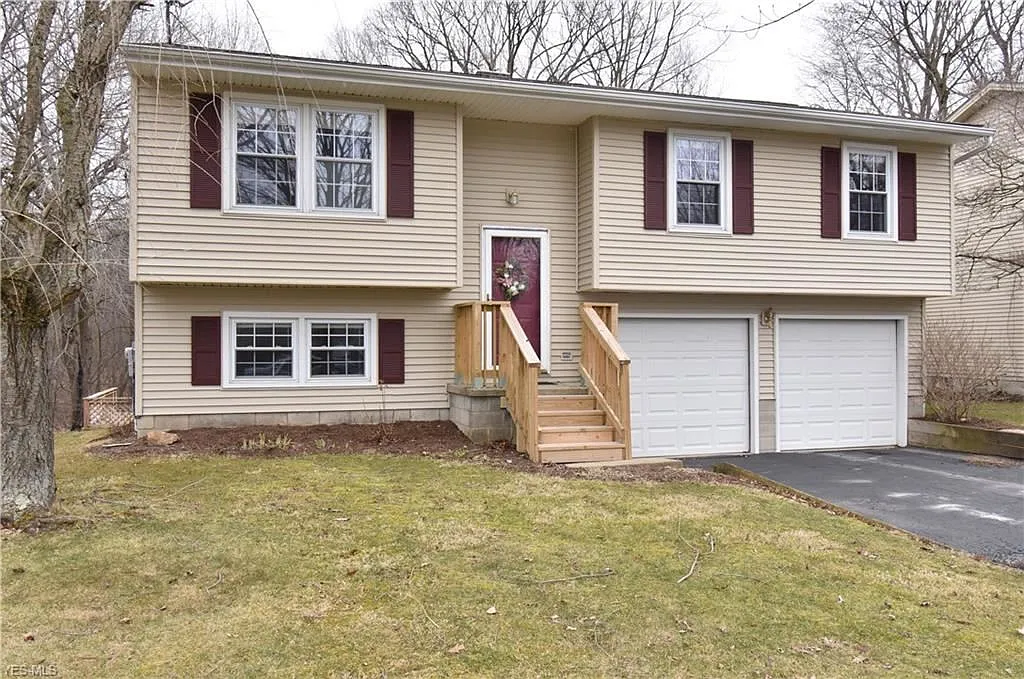 115 Hillview Dr photo 1
