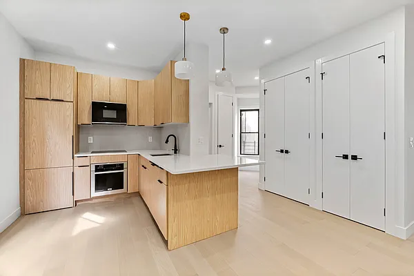 Rented by SERHANT. | media 21