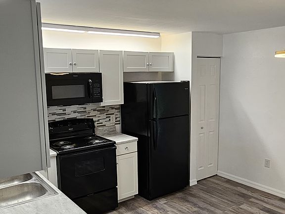 5th image of 277 Cobalt Dr