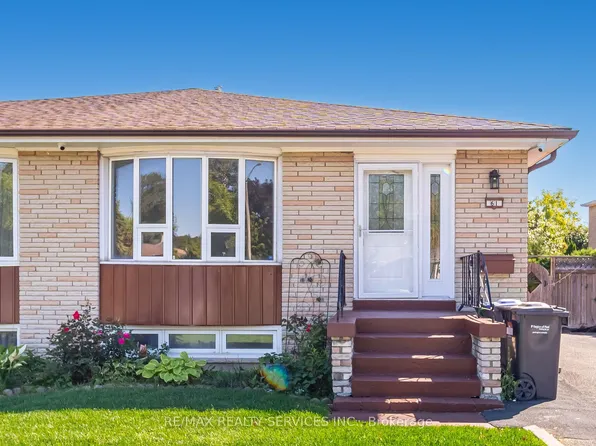 61 Avondale Blvd, Brampton, ON L6T 1H1