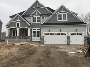 1915 County Rd E, Arden Hills, MN 55112