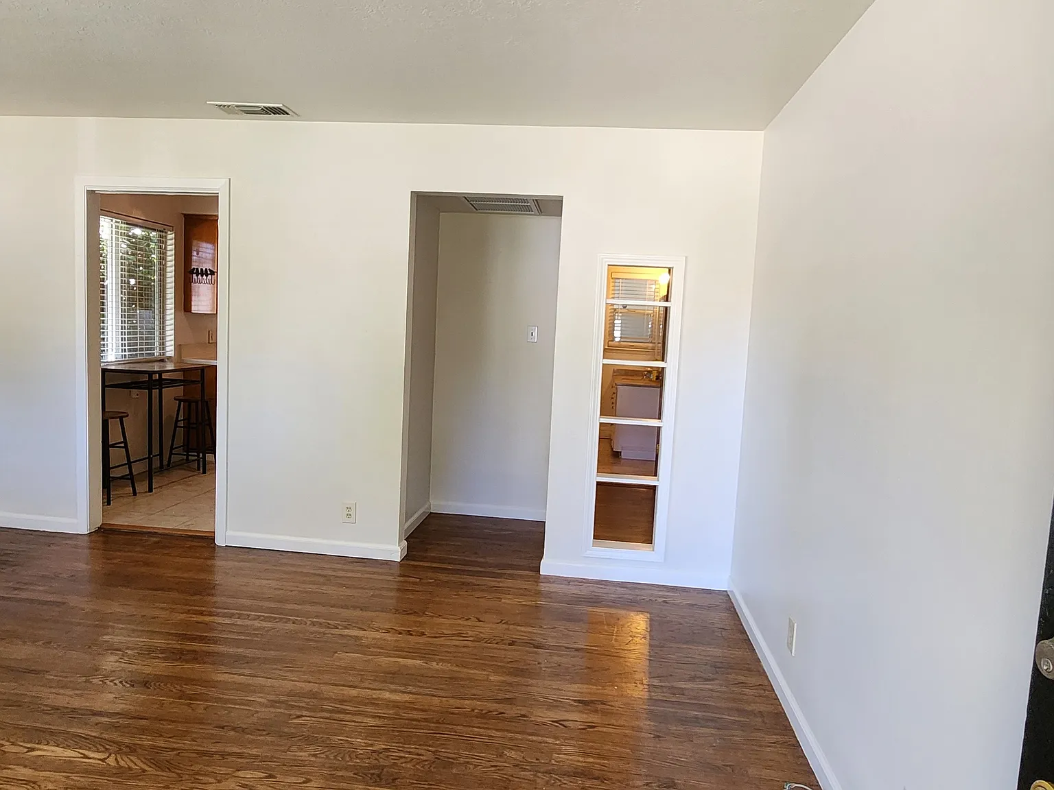 2 bed, 800 sqft, $2,150 — Photo 4
