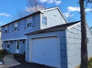 32 Palfrey Ln, Willingboro, NJ 08046