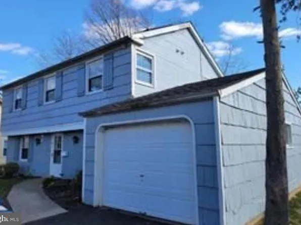 32 Palfrey Ln, Willingboro, NJ 08046