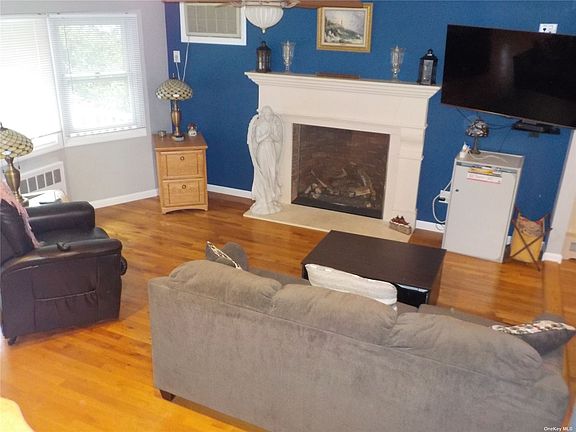 2nd image of 557 Peter Paul Dr