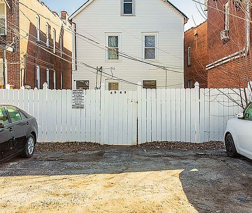 4th image of 6949 Gravois Ave