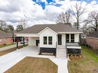 2040 Falconcrest Dr, Denham Springs, LA 70726